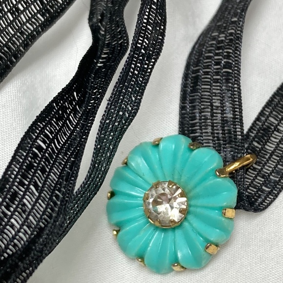 necklace on ribbon vintage blue charm with faux diamond - Picture 3 of 11